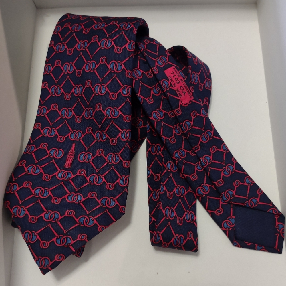 Hermes Paris x Coca Cola Neck Tie Made in France 7103 OA 100% Silk Red/Blue Rare - Picture 2 of 2